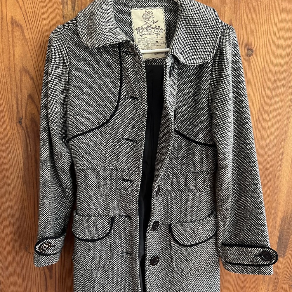 Nick & Mo gray and black tweed pattern jacket.